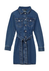 Abito in denim con un collo a camicia, maniche lunghe e bottoni frontali. Presenta due tasche sul petto e una cintura annodata in vita. Colore blu scuro.