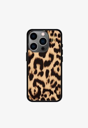 Funda de teléfono de estampado de leopardo con borde negro, con un acabado texturizado y tres recortes para la cámara en una forma rectangular elegante.