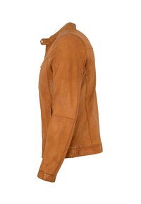 Braune Lederjacke mit einer taillierten Passform, hochgeschlossenem Kragen, seitlichen Taschen und sichtbarem Stitching an den Nähten. Glatte Textur.