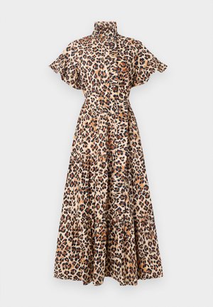 Leopardmønstret maxikjole med høj krave, bølgende ærmer, tætsiddende talje og lagdelt skørt i nuancer af beige, brunt og sort.