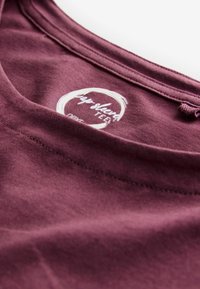 Next ROUND NECK CAP SLEEVE - REGULAR FIT - Triko s potiskem - burgundy red
