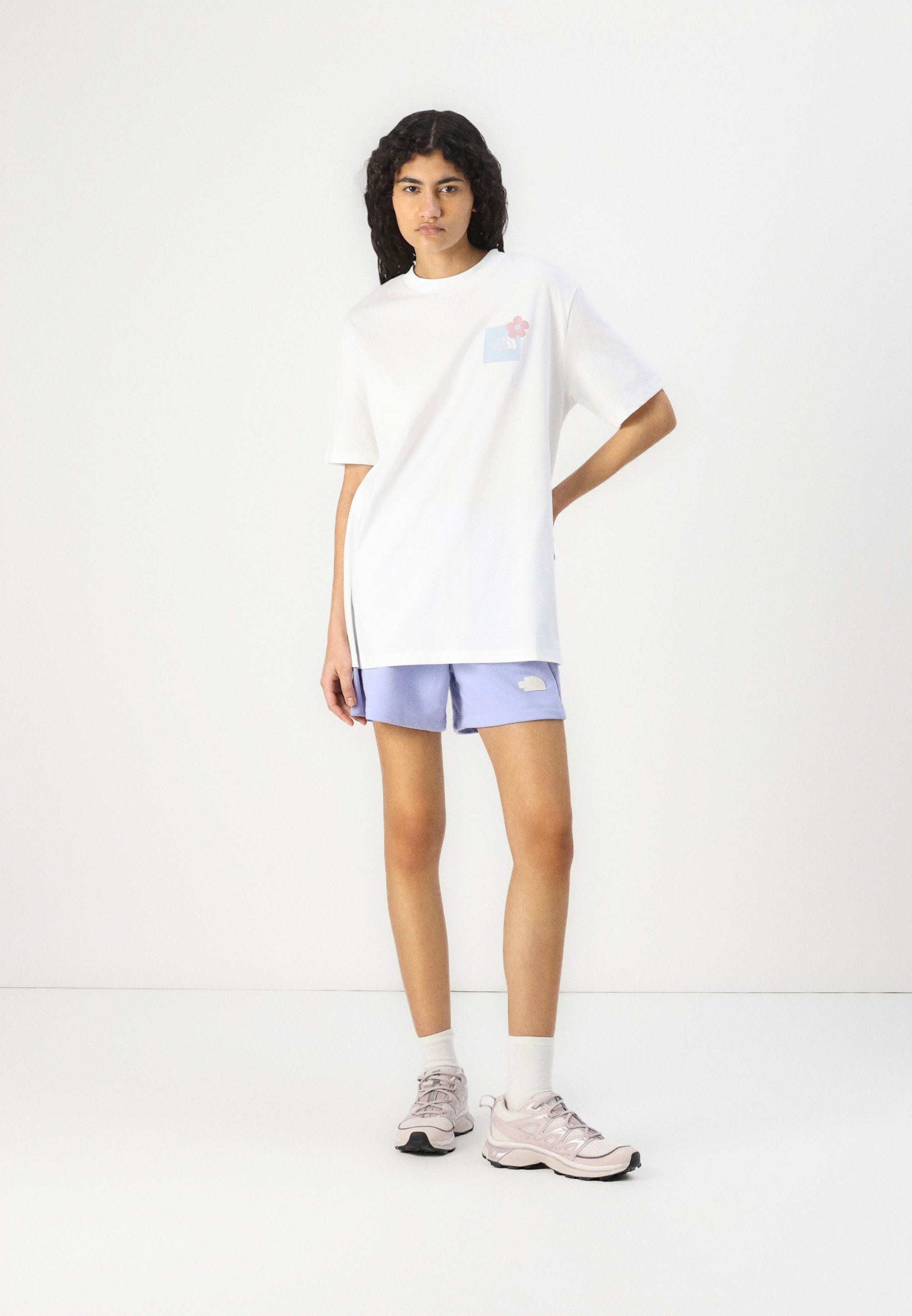 売れ筋商品|||ノースフェイス Tシャツ レディース トップス WOMENS OVERSIZED TEE FLOWER LOGO - Print T-shirt - white/faded blue/l pink The North Face WOMENS OVERSIZED TEE FLOWER LOGO - Print T