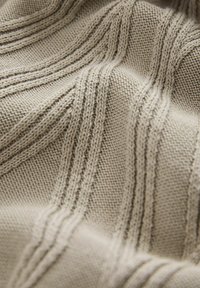 Thumbnail Image 6
