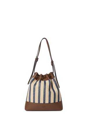 Borsa a secchiello con coulisse a righe verticali blu e beige, base in pelle marrone e tracolla regolabile.