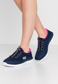 Skechers Wide Fit SUMMITS - Sneaker low - blue