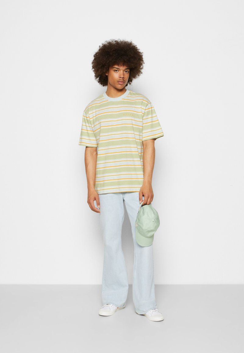Damen T-Shirts | Edwin QUARTER UNISEX T-Shirt print frosty green / blue/grün - ZH84059 Damen T-Shirts | Edwin QUARTER UNISEX T-Shirt print frosty green / blue/grün - ZH84059