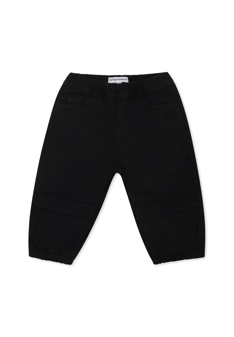 Pantaloni di cotone neri con cintura elastica, due tasche anteriori, gambe affusolate e polsini arricciati. Presenta un piccolo emblema vicino alla tasca.