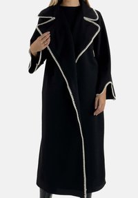 Unausgewählt, schwarz