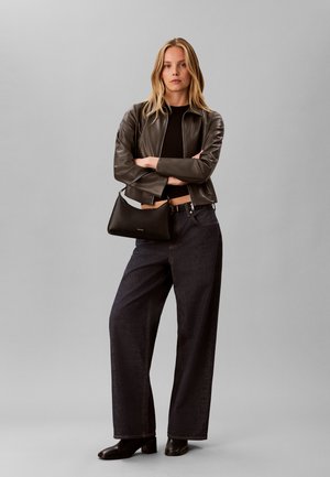 Calvin Klein, FOIL LOGO SMALL - Håndtasker - black