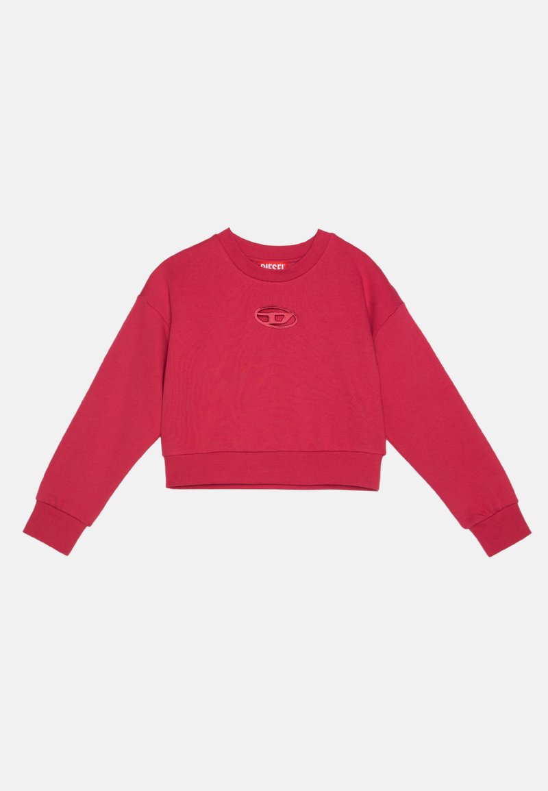 Rød cropped sweatshirt laget av bomull med lange ermer, ribbestrikkede mansjetter, og en teksturert logo detalj på brystet.