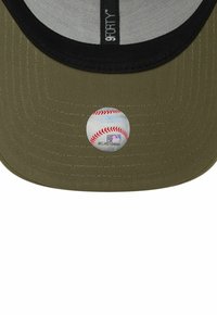 New Era 9FORTY REPREVE LOS ANGELES DODGERS - Gorra - olive