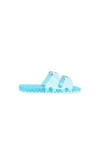 Chanclas de goma azules con dos correas anchas y una suela texturizada que presenta un patrón de panal. Bordes redondeados y diseño semitransparente.