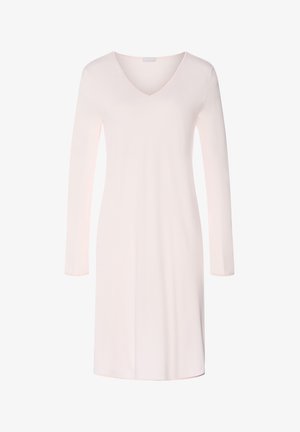 Lichtroze jurk met lange mouwen en een V-hals. Gemaakt van gladde stof, met een ontspannen pasvorm en een knielengte ontwerp. Minimalistische stijl.