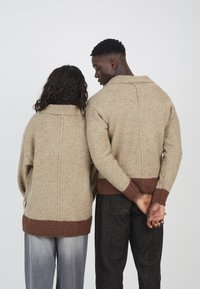 LEGACY STUDIOS UNISEX - Pullover - taupe