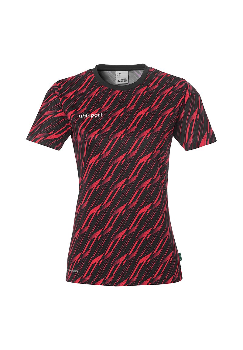 Rød og sort atletisk t-shirt med et geometrisk mønster, korte ærmer og rund halsudskæring. Lavet af åndbart stof.