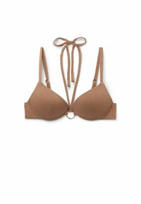 Brun trekantet bikini top med en glitrende tekstur, justerbare stropper og en gylden cirkulær detalje i midten under koppen.