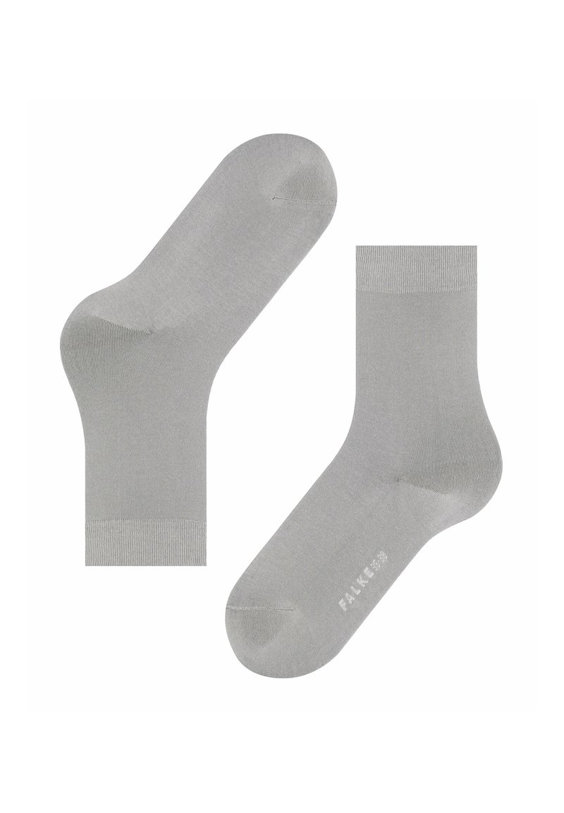 Calze alla caviglia in cotone grigio misto, con una texture liscia, polsini a coste e un sottile marchio sui lati. Senza motivi o dettagli aggiuntivi.