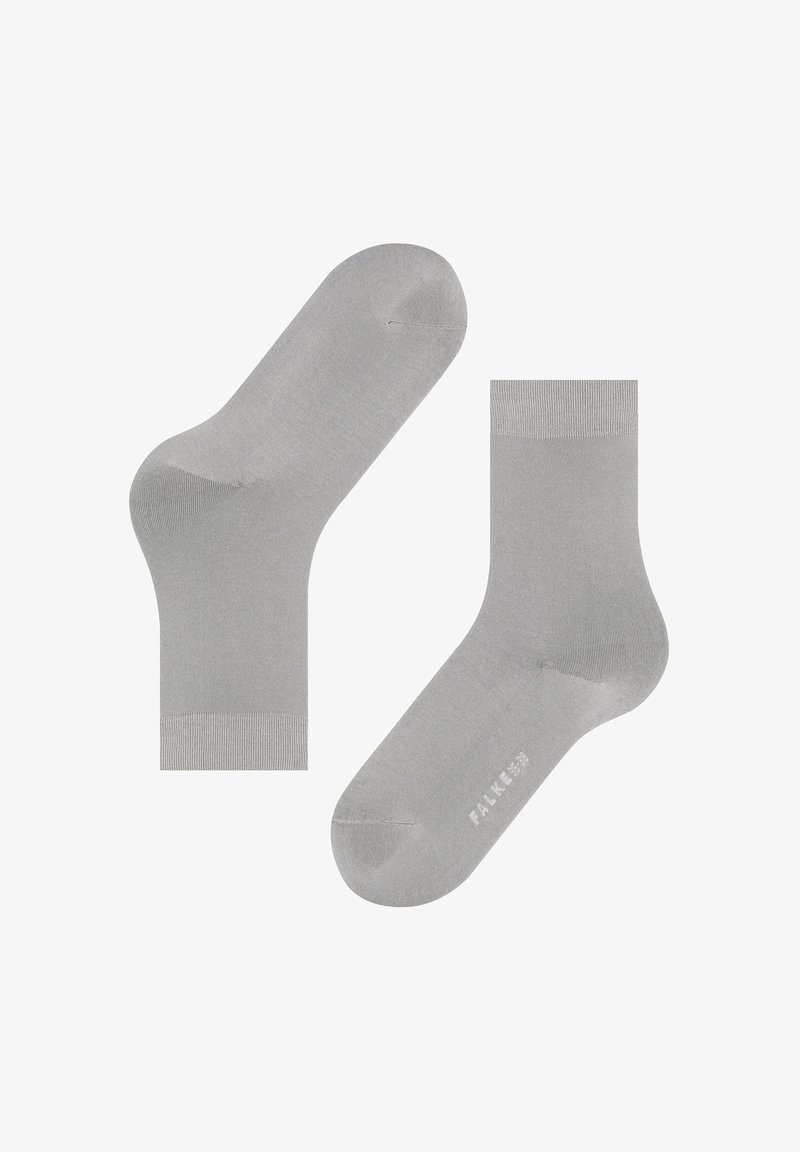 Graue Baumwollmischung-Sneakersocken mit einer glatten Textur, gerippten Bündchen und dezenten Markenlogos an den Seiten. Keine Muster oder zusätzlichen Akzente.