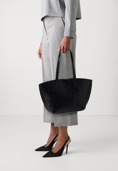 VMTARA Bag - Black main image 1