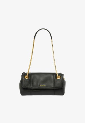 Czarna skórzana torebka o zaokrąglonym kształcie, z klapką składana do przodu, złotym łańcuszkiem oraz wytłoczonym logo "Trussardi" z przodu.