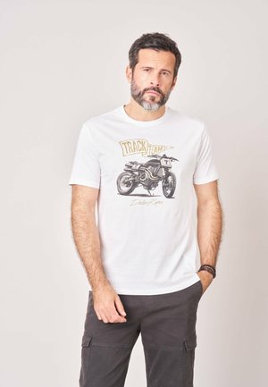 DEELUXE, DEELUXE ORIGINAL T-SHIRT RACING - T-shirt imprimé - weiß