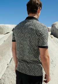 Next CUBAN COLLAR PATTERN-REGULAR FIT - Polotričko - black white
