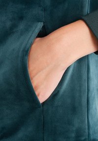 ONLY Jersey con capucha - dark green