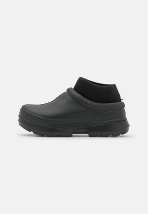 TASMAN X - Loaferit/pistokkaat - black