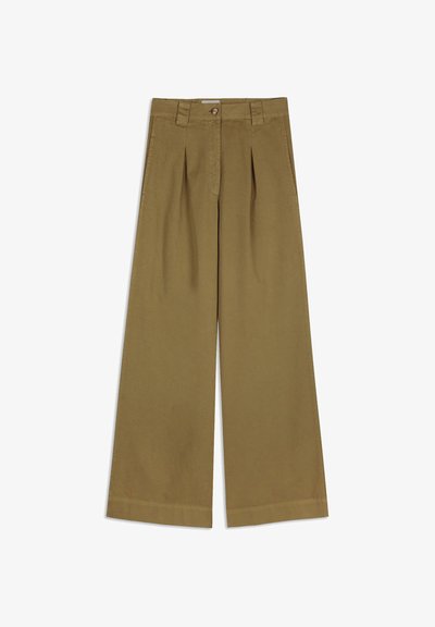 Khaaki nohavice s vysokým pásom a širokými nohavicami, s prednými skladmi, pútkami na opasok a gombíkovým zapínaním v oblasti pásu.