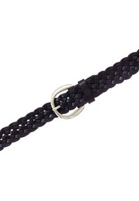 Cintura in pelle nera intrecciata con fibbia rotonda in metallo argento e un passante in pelle su sfondo bianco.