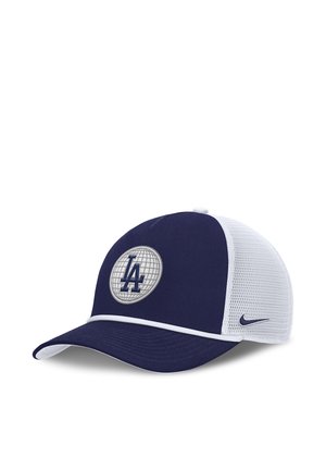 Gorra de béisbol de malla azul marino y blanca con el logo "LA" en la parte delantera y un pequeño swoosh de Nike en el lateral.