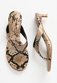 Friends Like These Tåsandaler - snake print
