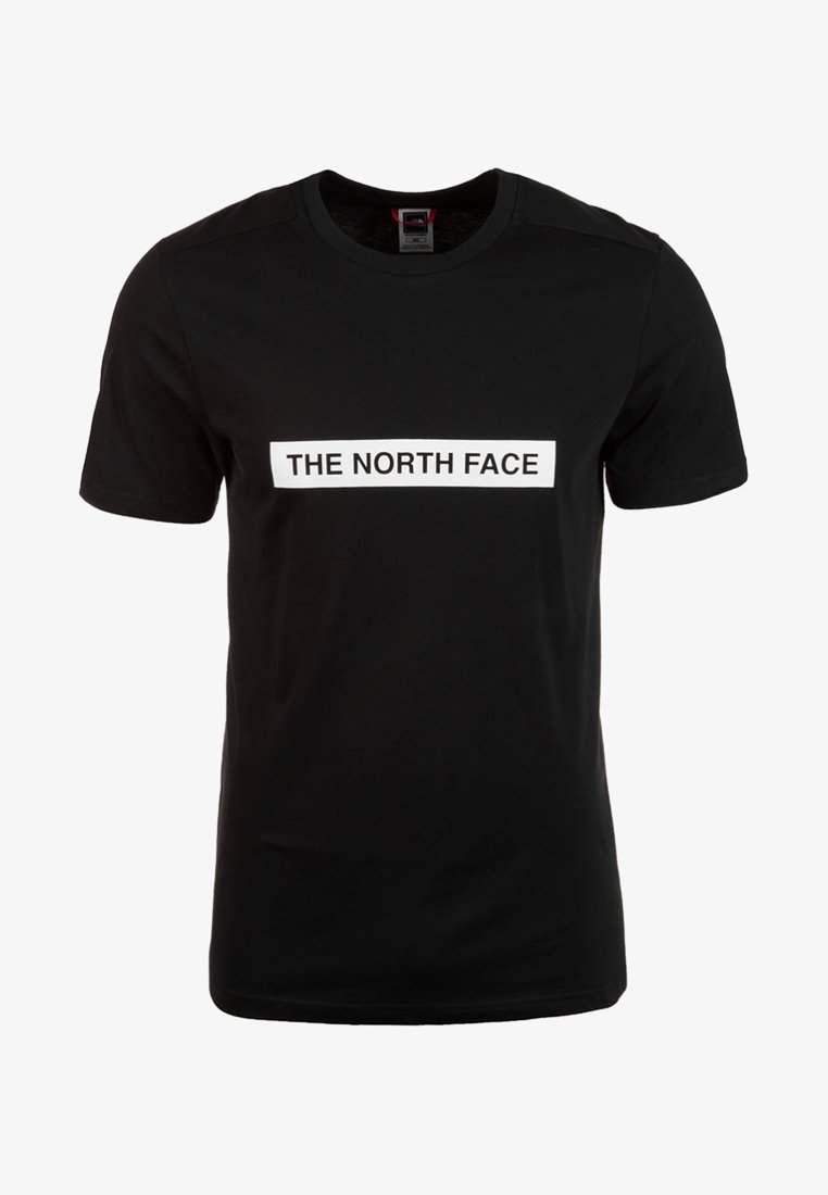 Camiseta de algodón negra de manga corta, con un logotipo rectangular blanco que dice "THE NORTH FACE" centrado en la parte delantera.