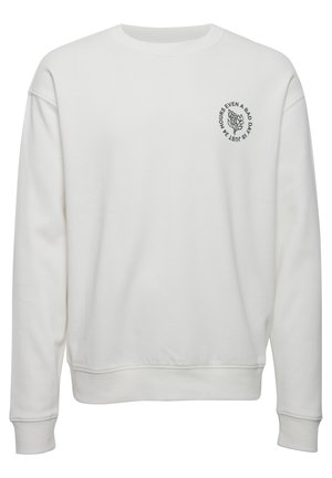 Weißer Sweatshirt mit langen Ärmeln, Rundhalsausschnitt und gerippten Bündchen. Mit einem grafischen Design auf der linken Brust, das Text und ein blumiges Element zeigt.