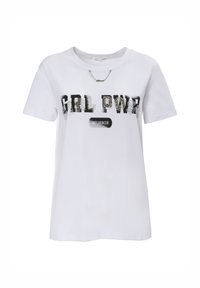 Hvid bomulds t-shirt med et grafisk print med "GRL PWR" i sort og sølv, hvor "INFLUENCER" står under i en rund sort form.