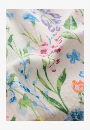 Blumenstoff mit einem weißen Hintergrund und bunten Druckmustern in Blau, Pink, Lila und grünen Blumen. Weiches, strukturiertes Material mit detaillierten Designs.
