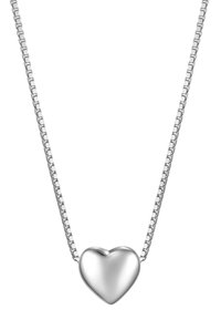 Halskæde med vedhæng i form af et sølvhjerte på en kabelkæde, der har en glat, poleret tekstur og en symmetrisk hjerteform.