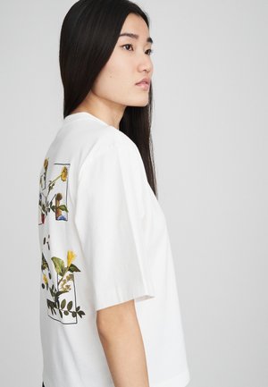 FLOWERS ARROW BOXY TEE - Triko s potiskem - white/black