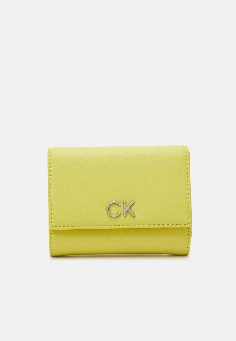 Calvin Klein RELOCK TRIFOLD  - Piniginė - citrus