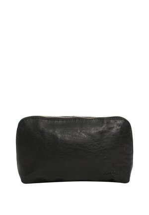 Zwart lederen zakje met ritssluiting, licht gestructureerd oppervlak en een klein geperst logo rechtsonder.