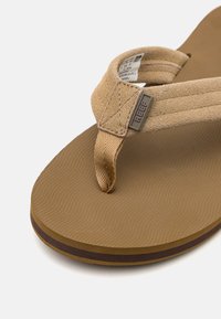 Thumbnail Image 6