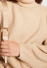 Even&Odd Maglione - stone