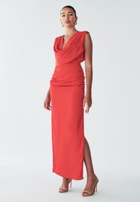 BWLDR KYLA MAXI DRESS - Oblačila za posebne priložnosti - red