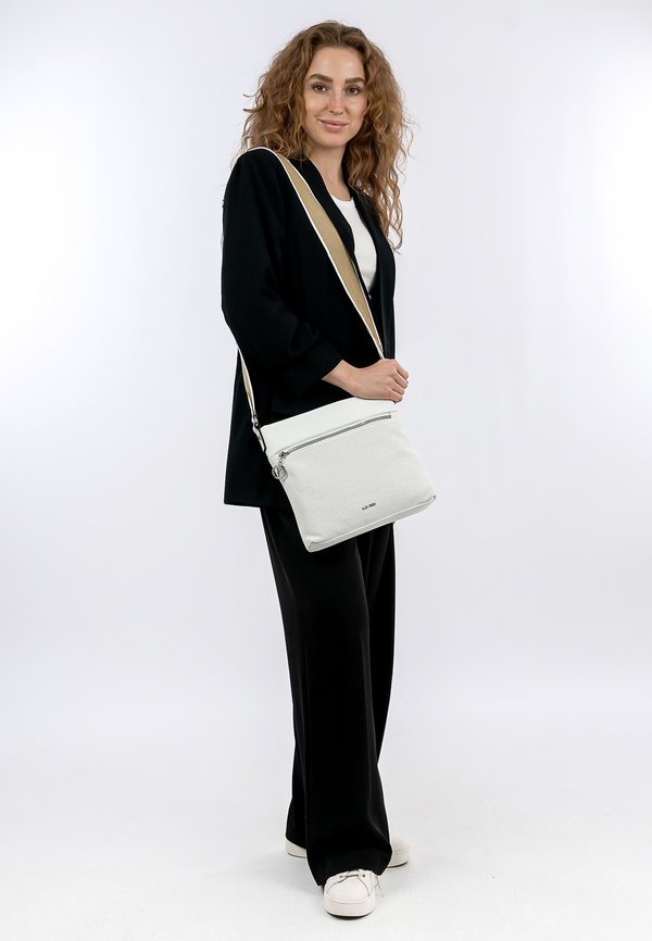 UMHÄNGE PATSY - Umhängetasche