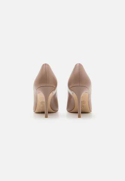 Stuart Weitzman - Szpilki