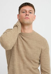 Thumbnail Image 4