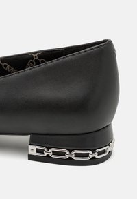 MICHAEL Michael Kors JUNE FLEX  - Baleriinad - black
