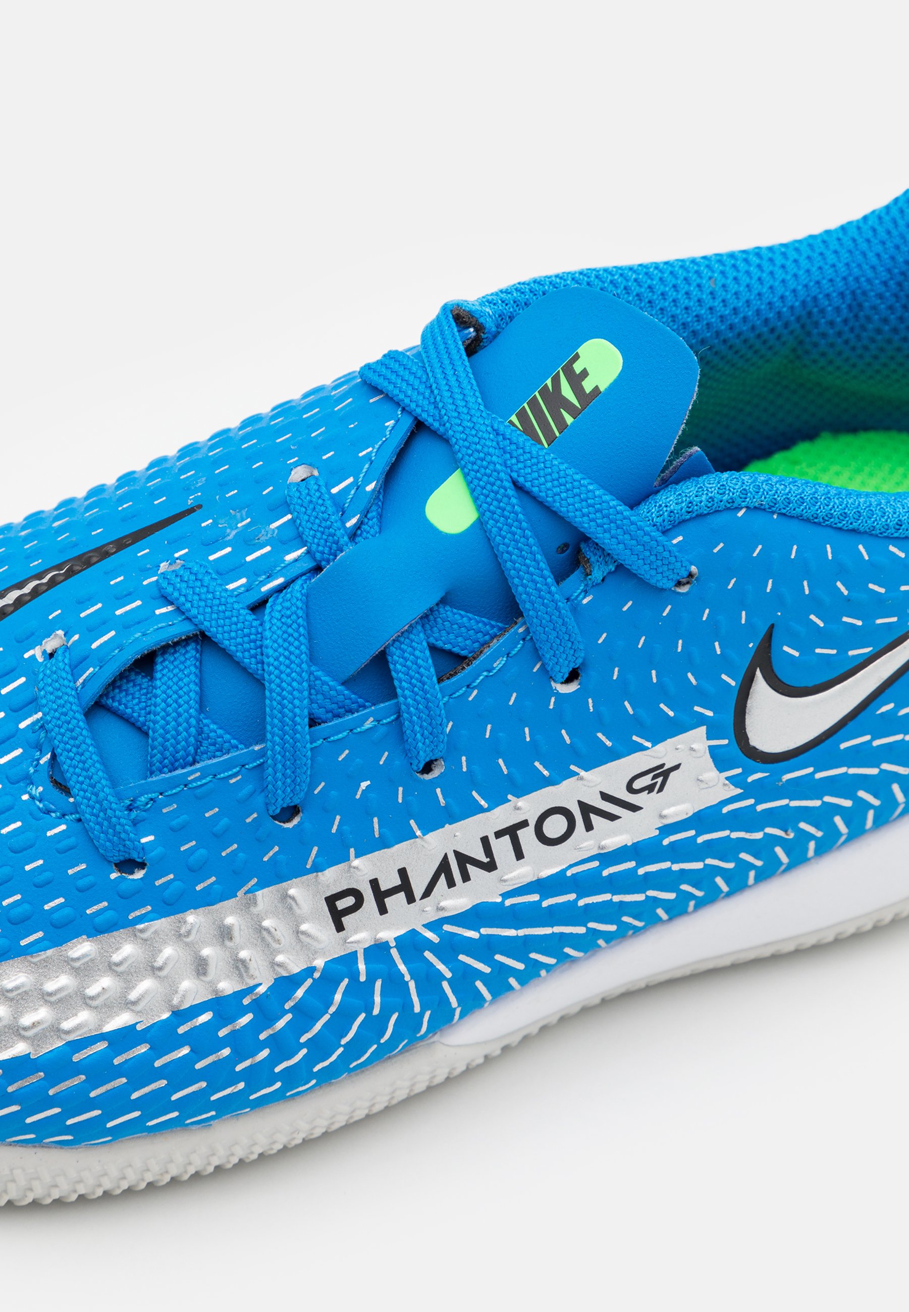 Nike Performance JR PHANTOM GT ACADEMY IC UNISEX - Botas de fútbol sin tacos  - photo blue/metallic silver/rage green/azul - Zalando.es
