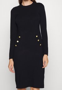 DKNY Stickad klänning - black