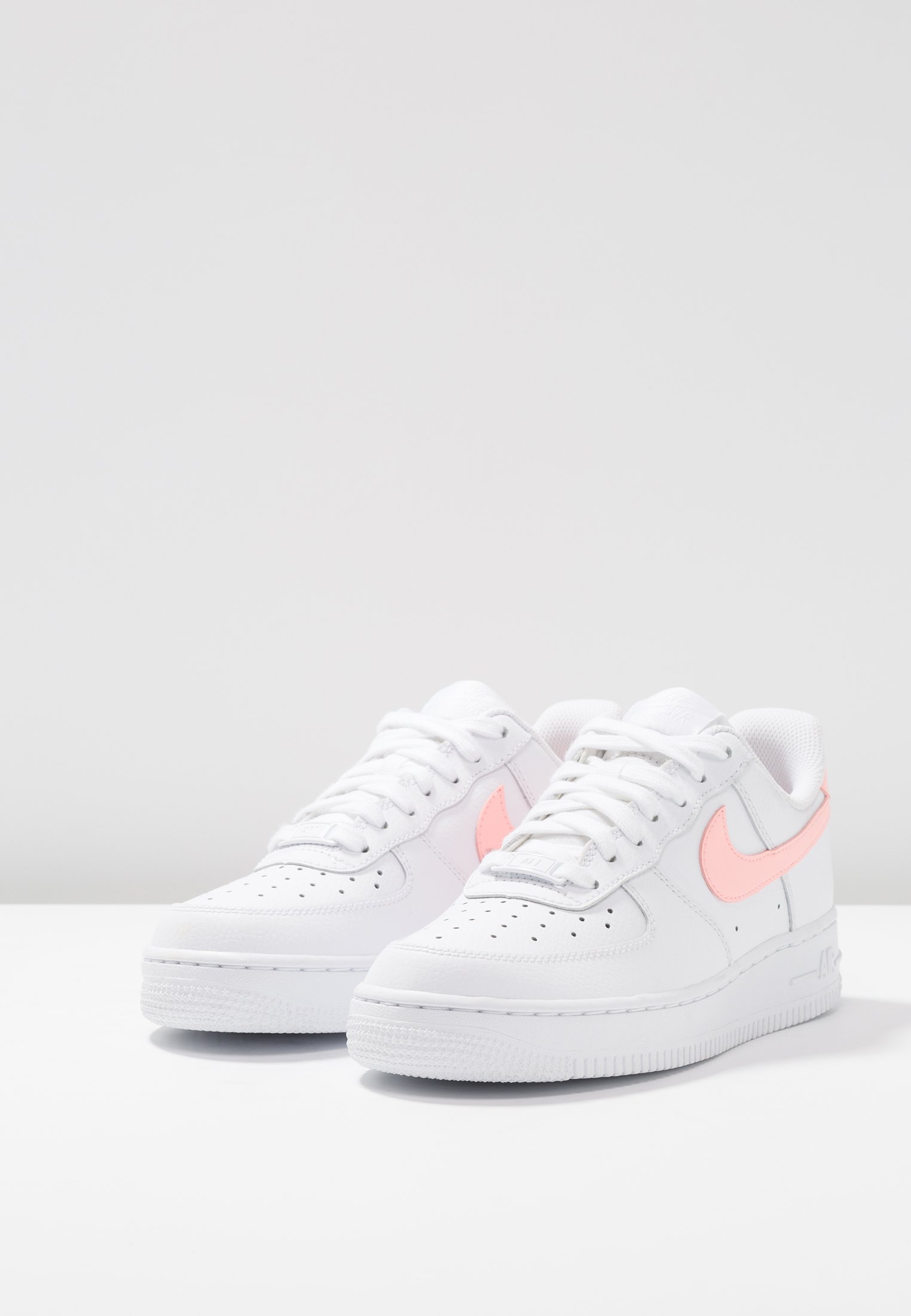 nike air force 1 07 trainers white oracle pink white